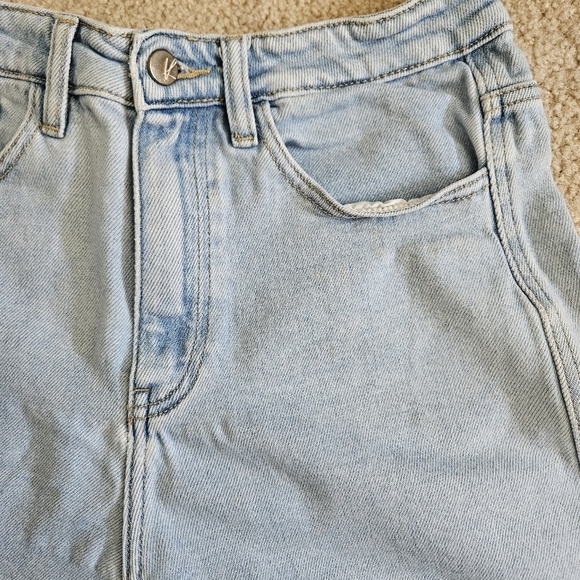 Kancan Signature Mom Short 27 - Picture 2 of 4